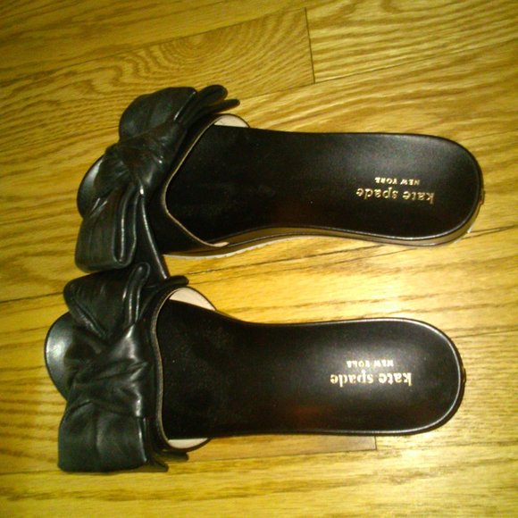Black womens Kate Spade slipper, Size 6. - Picture 1 of 2
